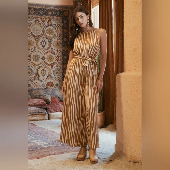 Blu Pepper Caramel Abstract Stripe Halter Neck Belted Jumpsuit - Picture 6 of 8